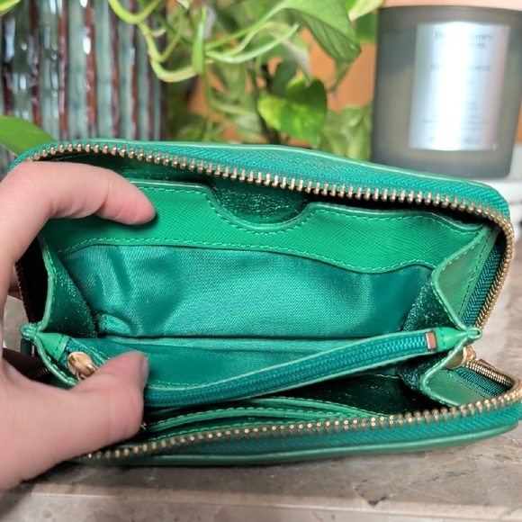 Tory Burch Vibrant Green Zip Wallet - Picture 7 of 10